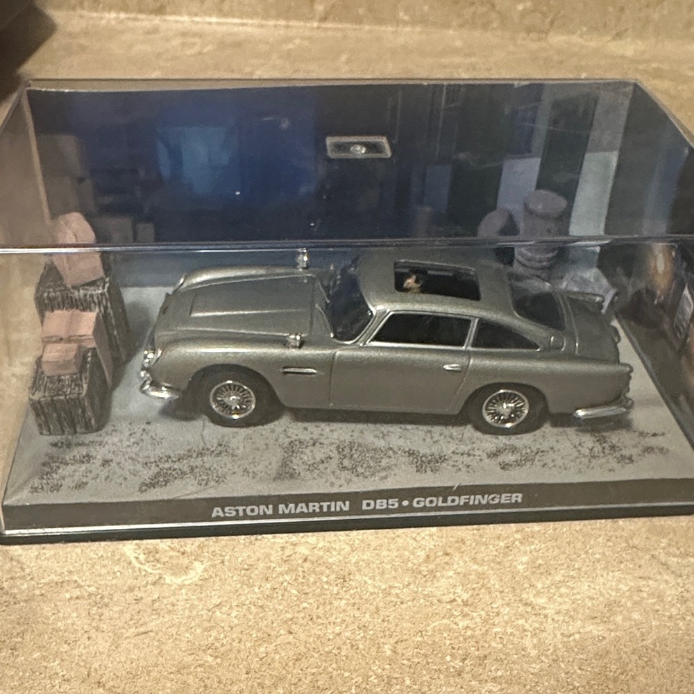 Aston Martin DB5 Goldfinger Model Car